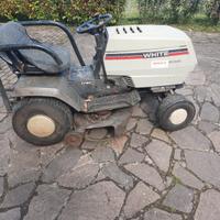 trattorino tagliaerba 