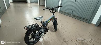 bici elettrica con pedalata assistita pieghevole 