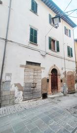 Palazzo Storico di complessivi mq 300 - Rif.UV528