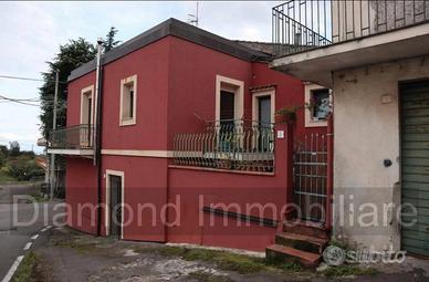 Casa singola di 100mq con garage a Santa Venerina
