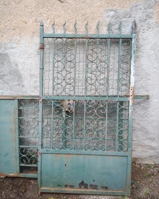 Cancello e porta in ferro battuto e scatolato 