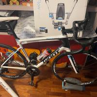 Bici da corsa Giant advaced Defy 2 + rulli smart
