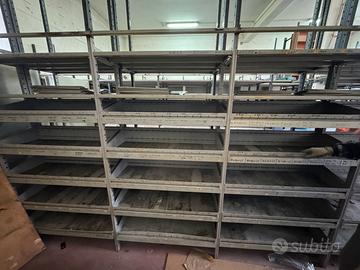 Scaffali da magazzino