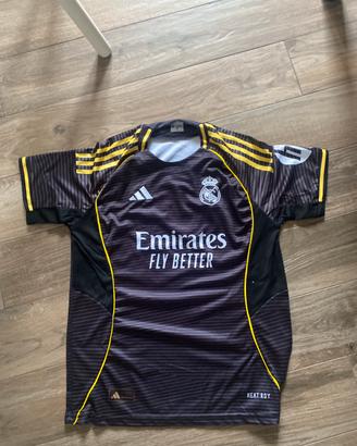 maglia del real madrid adidas di mbappe