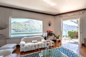 Villa di 212 m² con più di 5 locali e box auto dop