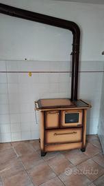 Cucina  economica  a legna
