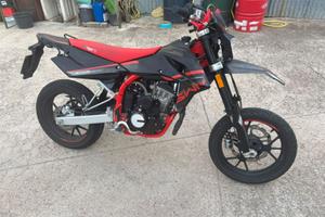 SM 125 R ROSSO-NERO