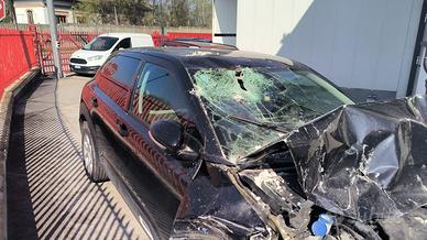 macchina incidentata