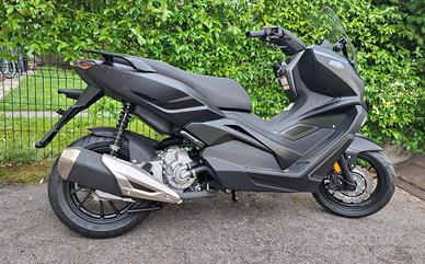 PROMO SCOOTER KL BRERA 300 MOT. PIAGGIO LC