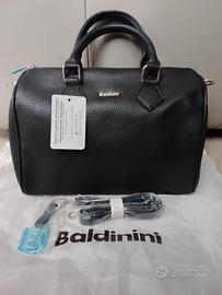Borsa Bauletto con portachiavi nero finta pelle