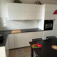 Ante, rivestimenti e frontali cassetti cucina ikea