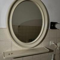 Specchio bagno con accessori