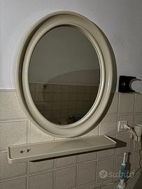Specchio bagno con accessori