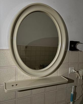 Specchio bagno con accessori