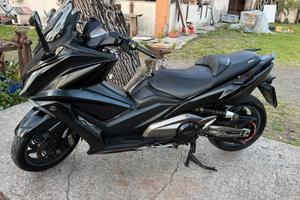 Kymco AK 550