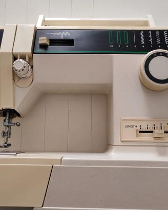 Macchina da cucire Singer 9008