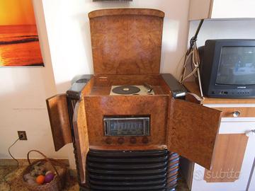 Radio giradischi d'epoca mobile bar