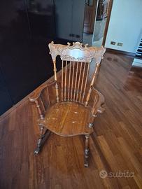 Sedia A Dondolo In Legno Stile Antico/Vintage