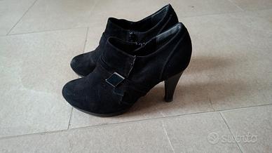 Scarpe nere scamosciate Marco Tozzi n. 37