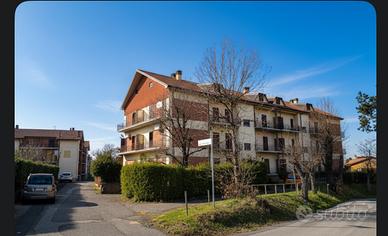 Appartamento tutto immobiliato.garage