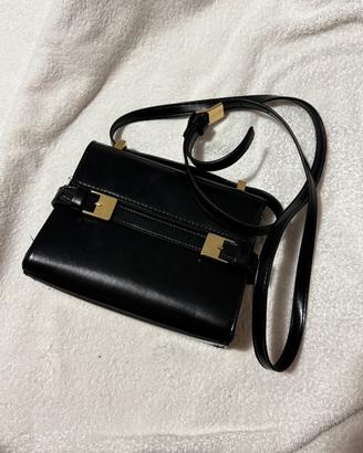 Borsa a tracolla nera elegante con dettagli dorati