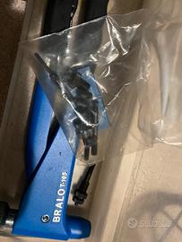 Rivettatrice per inserti filettati