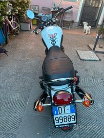 Moto Triumph Bonneville limited