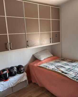  Cameretta zona Roma. prezzo trattabile 