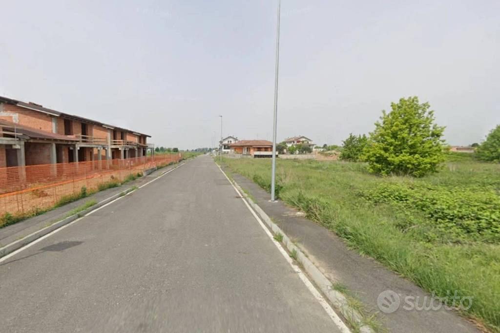 Immobile in asta di 1134 m² a Inverno e Monteleone - Altro