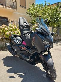 Yamaha XMAX tech 125 nero opaco