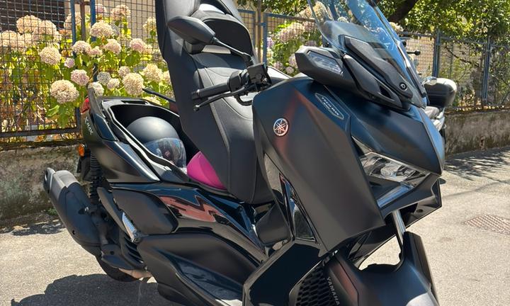 Yamaha XMAX tech 125 nero opaco