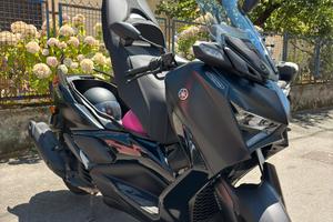 Yamaha XMAX tech 125 nero opaco