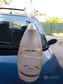 Lampadario moderno in vetro satinato