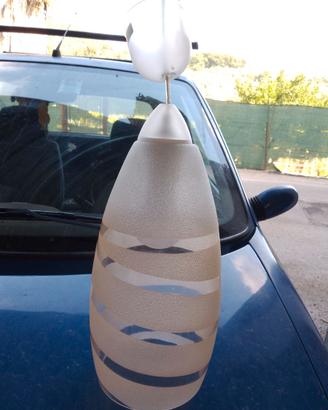Lampadario moderno in vetro satinato