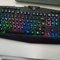 tastiera gaming PC retroilluminata a colori