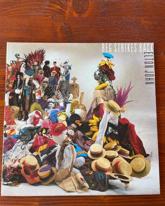 LP di Elton John - Reg strikes back