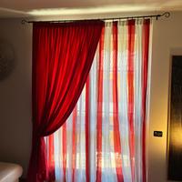 Tenda rossa fatta a mano