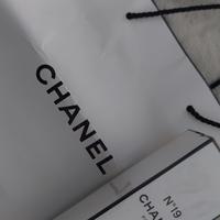 Profumo CHANEL N.19 + busta Chanel