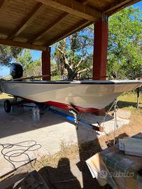 Boston whaler 15' sport natante