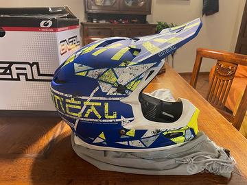 casco oneal completo di visiera e attacco go-pro