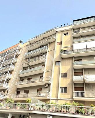 3 LOCALI A BARI