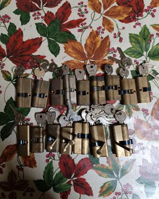 16 serrature Cisa con chiave originale