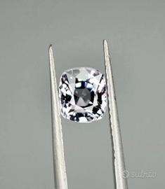 Pietra preziosa Spinello naturale