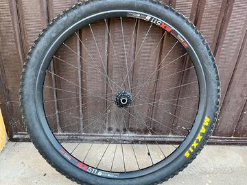 Dt Swiss 511 superboost Industry nine Hydra 29