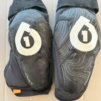 Ginocchiere mtb SIXSIXONE DBO Knee Guard