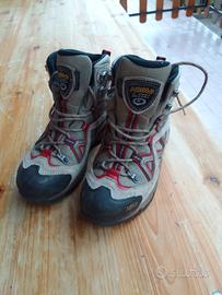 scarponcini da montagna 