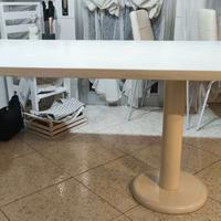 Tavolo in legno massello