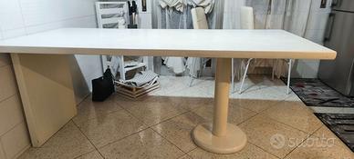 Tavolo in legno massello