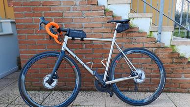 bici da corsa in titanio 