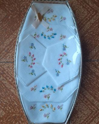 Fazzoletti vintage ricamati a mano